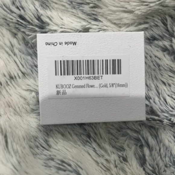 5/8" CZ Tunnels w/Threaded Backs - Picture 2 of 4